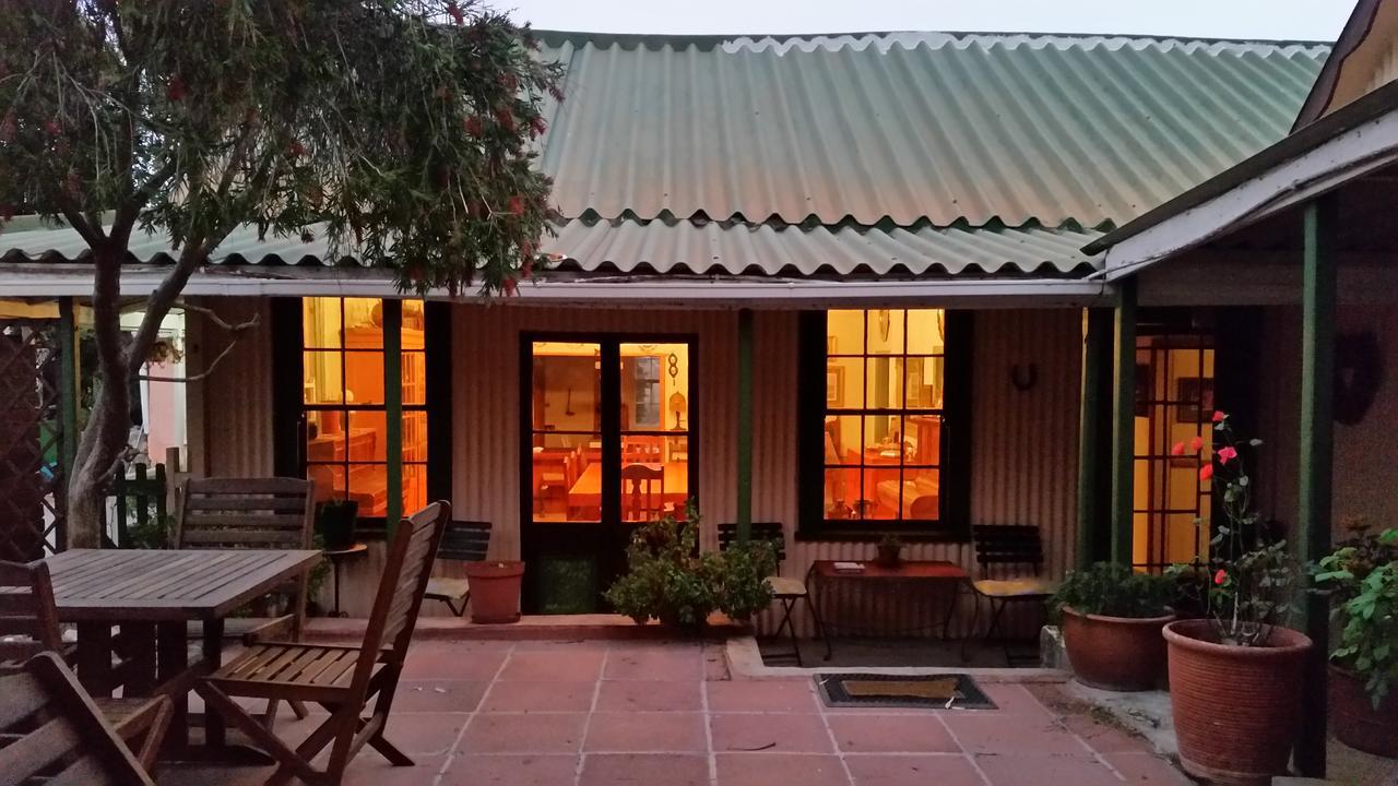 基岩山林小屋 诺洛斯港 外观 照片