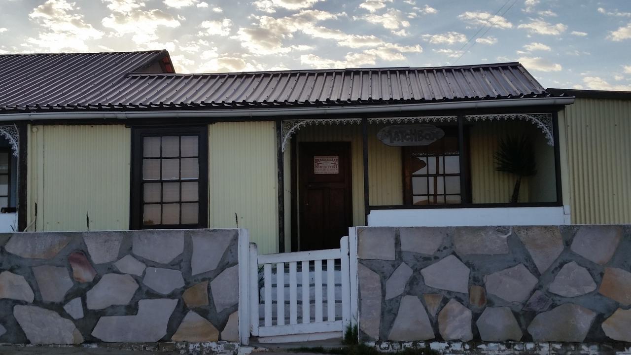 基岩山林小屋 诺洛斯港 外观 照片
